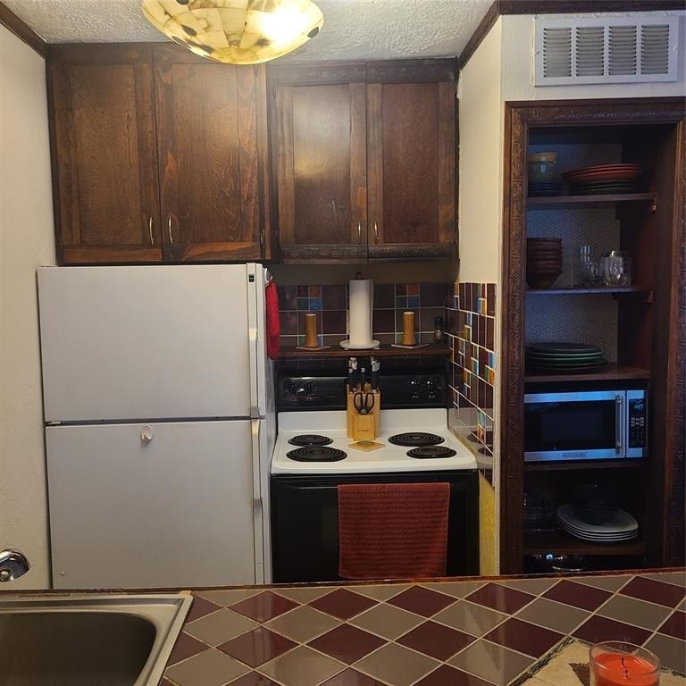 1849 Marshall Street - Photo 13