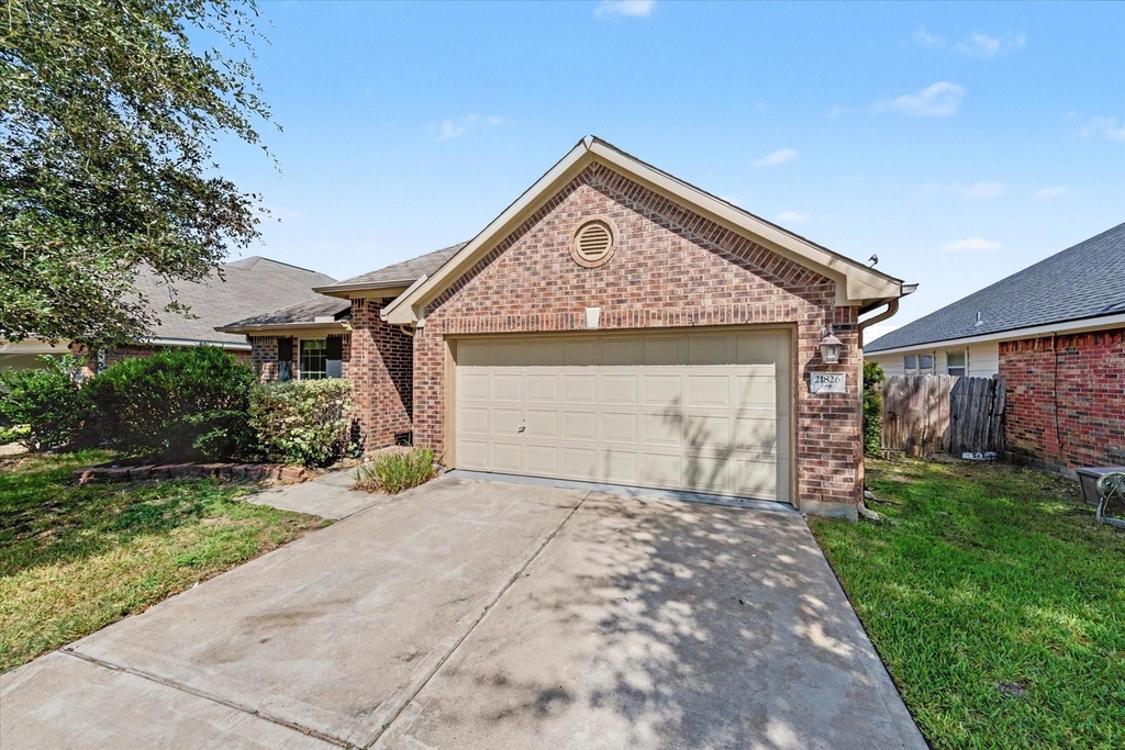21826 Saragosa Pond Lane - Photo 3