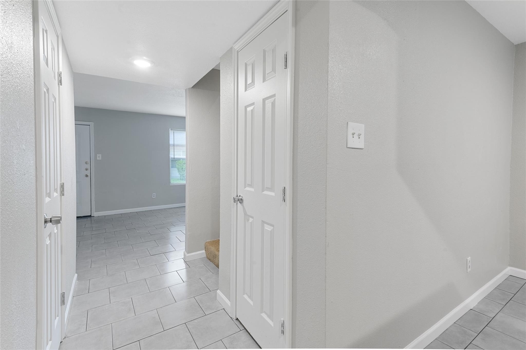 1701 Upland Drive - Photo 4
