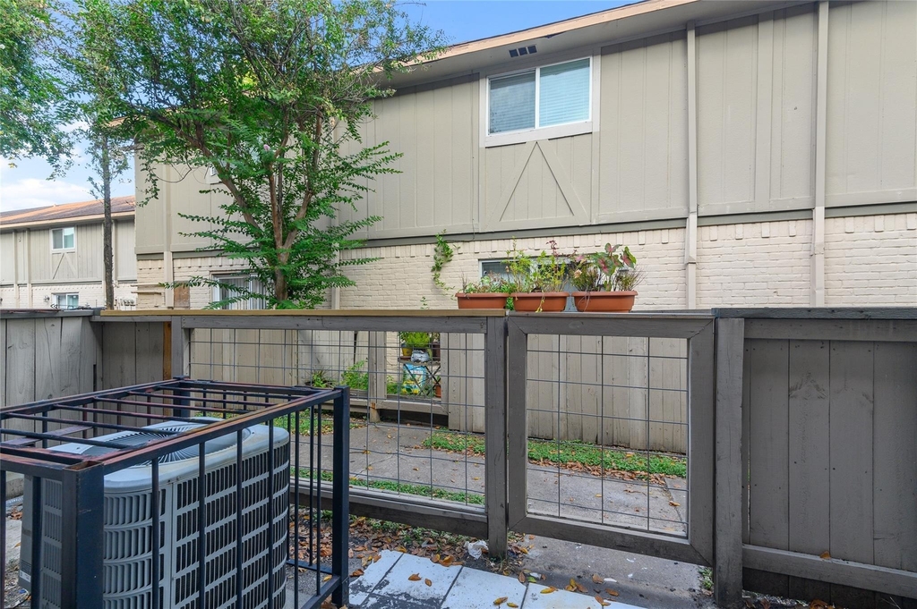 1701 Upland Drive - Photo 17