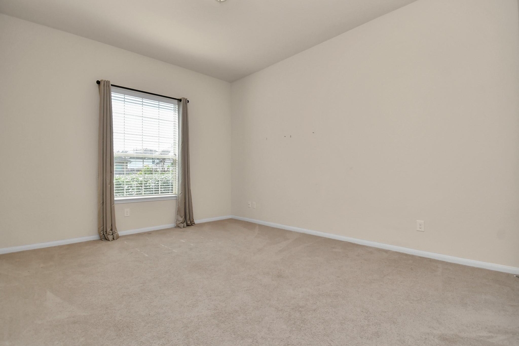 1122 Boxwood Place - Photo 12