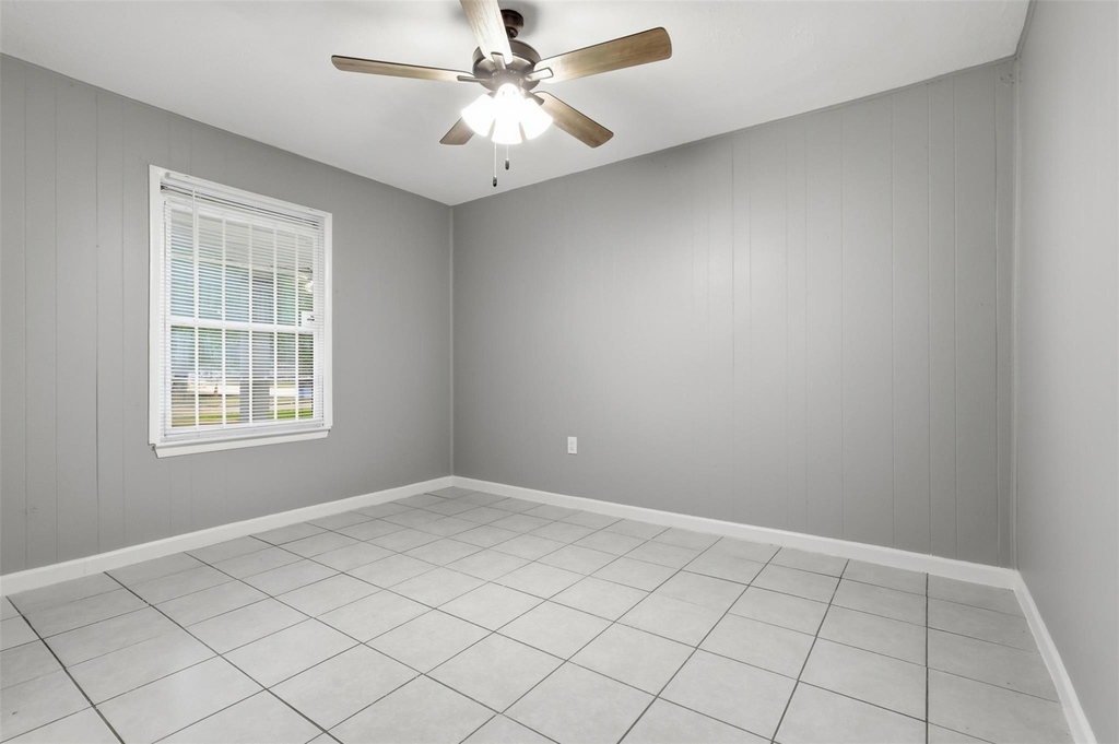 2101 Flynn Drive - Photo 10