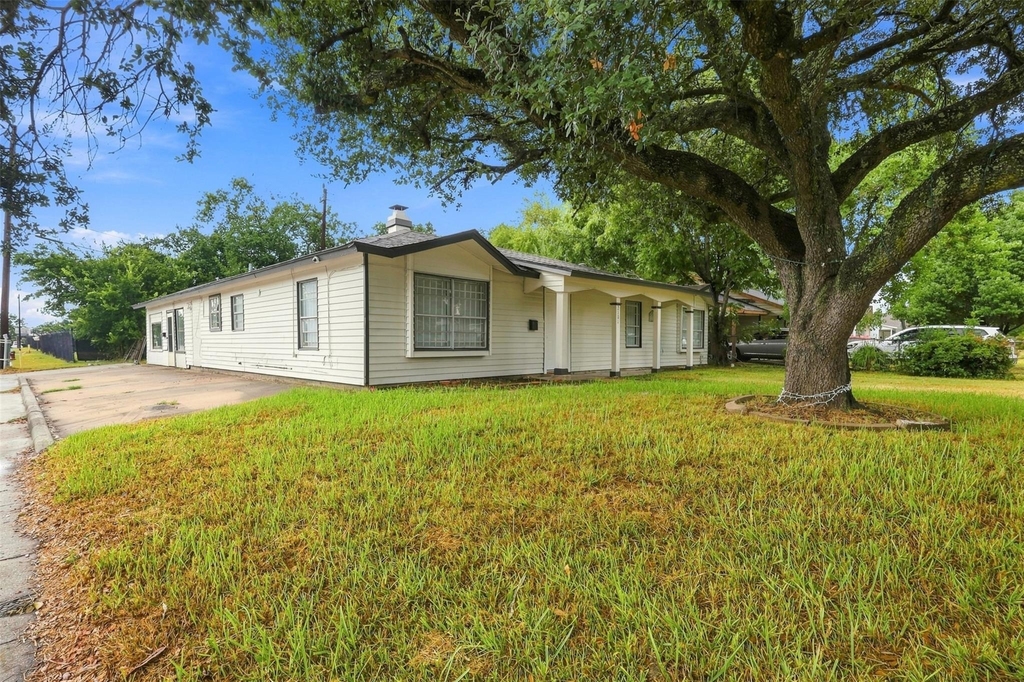 2101 Flynn Drive - Photo 13