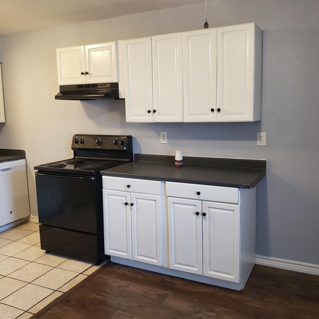 2111 25th Avenue N - Photo 6