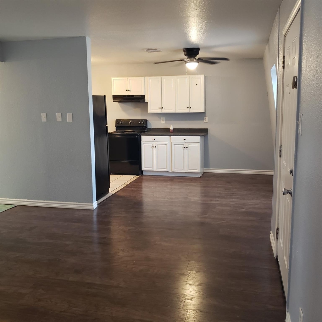 2111 25th Avenue N - Photo 3