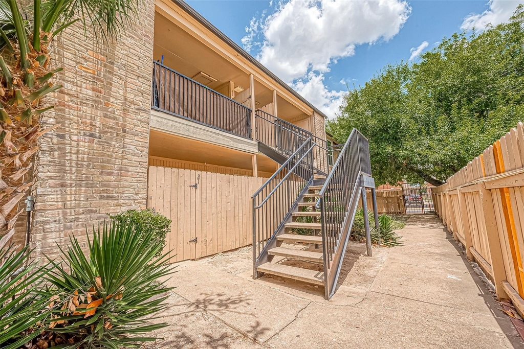 8201 Richmond Avenue - Photo 1