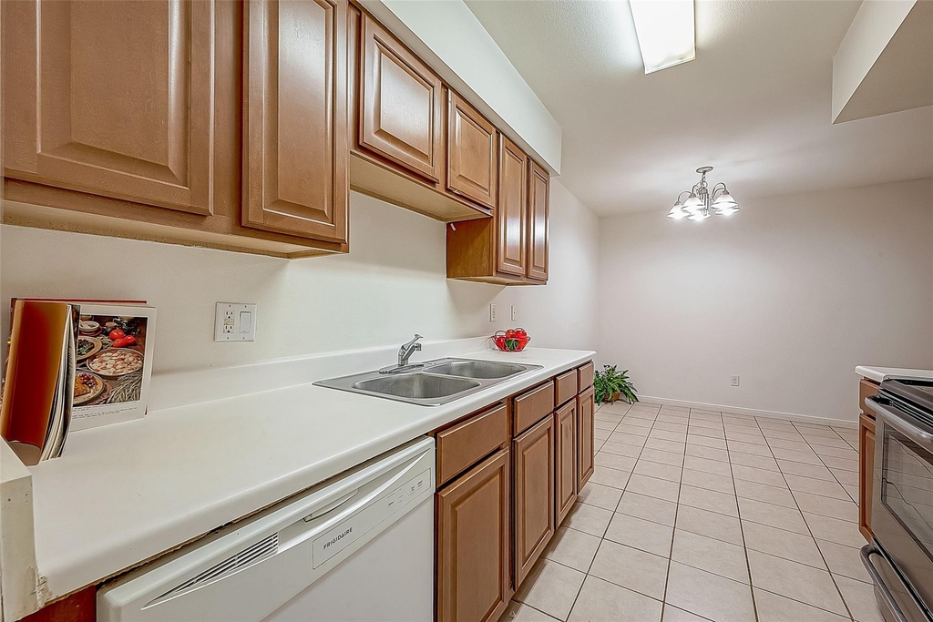 8201 Richmond Avenue - Photo 16