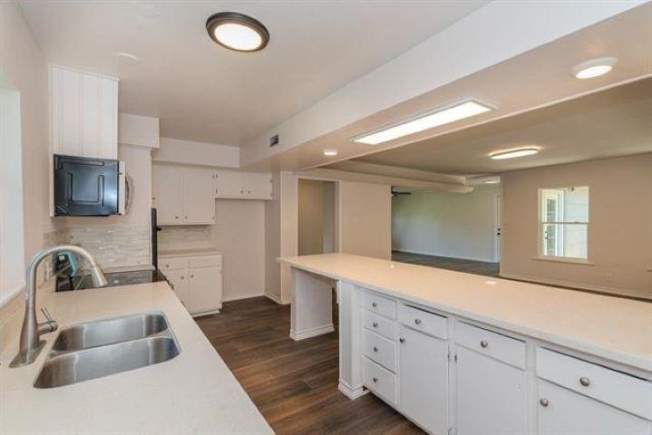 3825 Buckingham Row - Photo 9