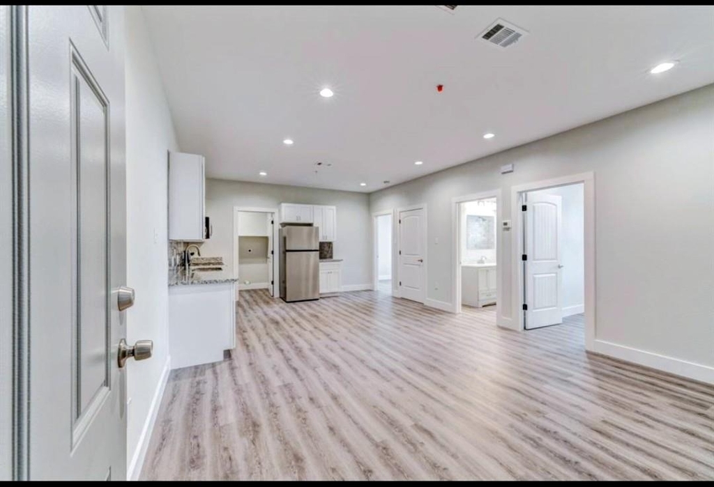 2906 Berry Road - Photo 1