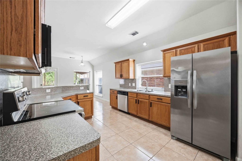 7606 Brighton Knolls Lane - Photo 16