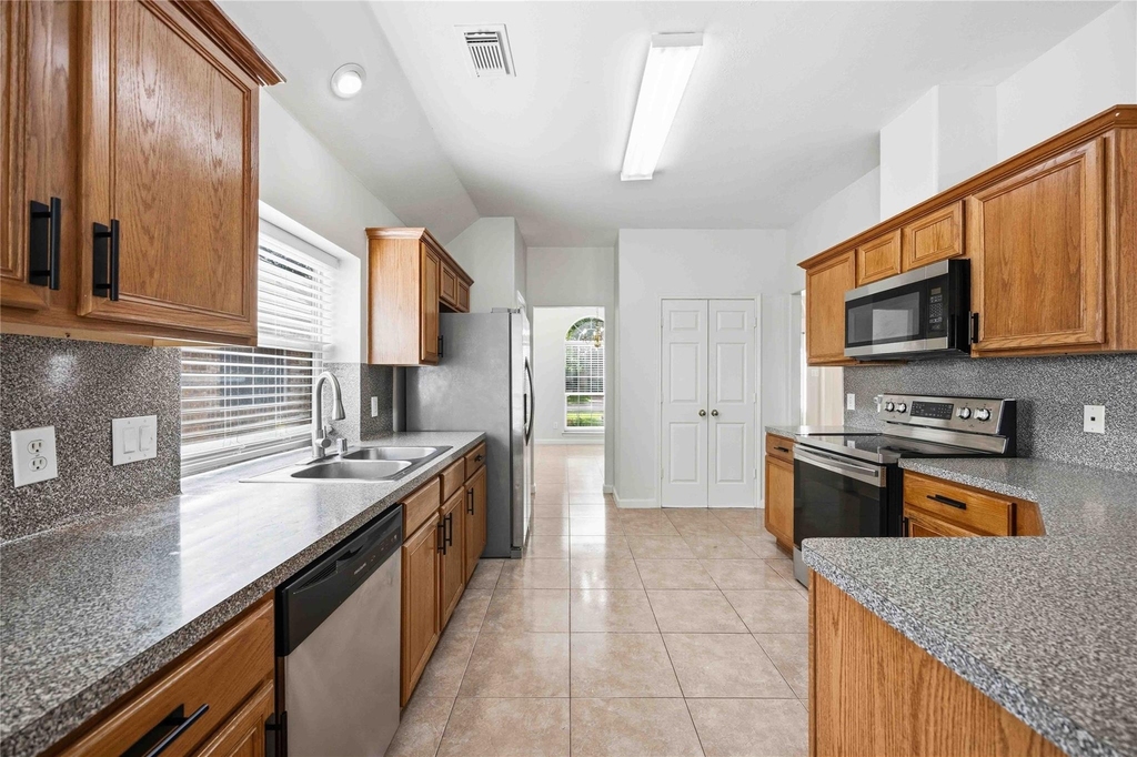 7606 Brighton Knolls Lane - Photo 15