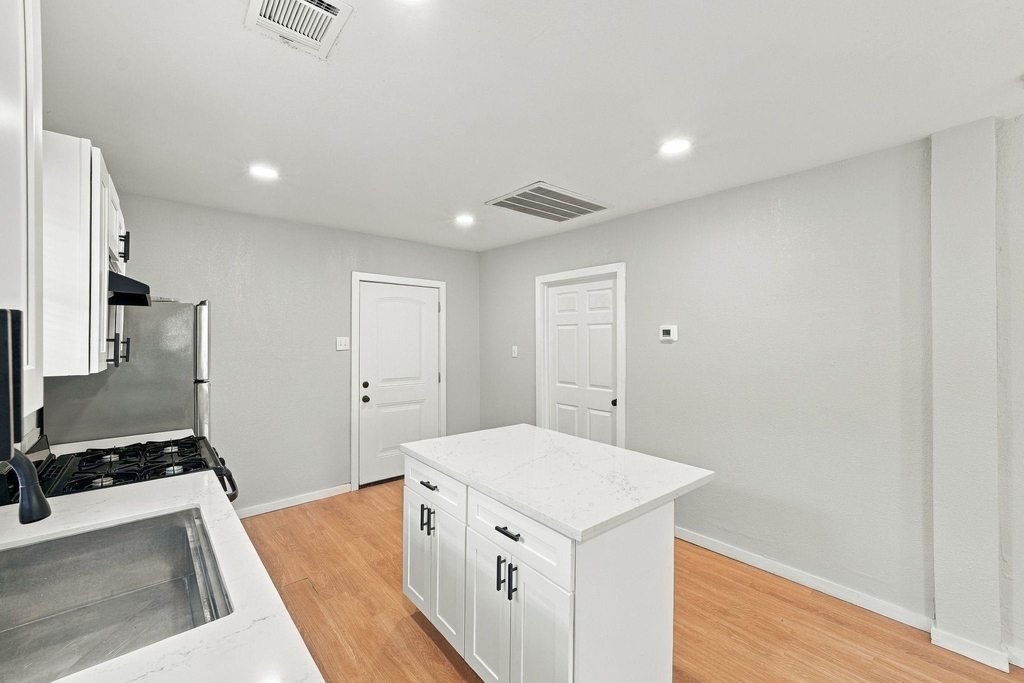 2903 Burkett Street - Photo 14