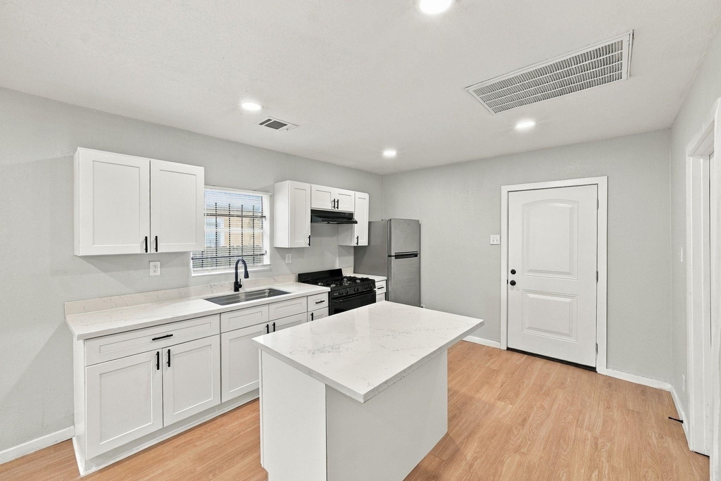 2903 Burkett Street - Photo 0