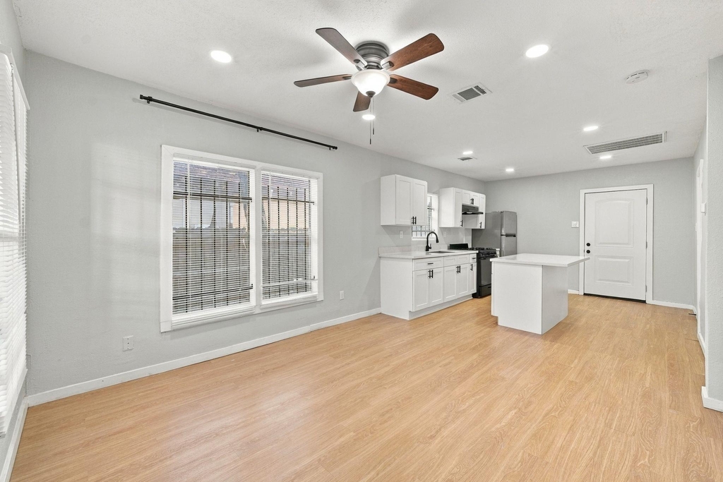 2903 Burkett Street - Photo 8