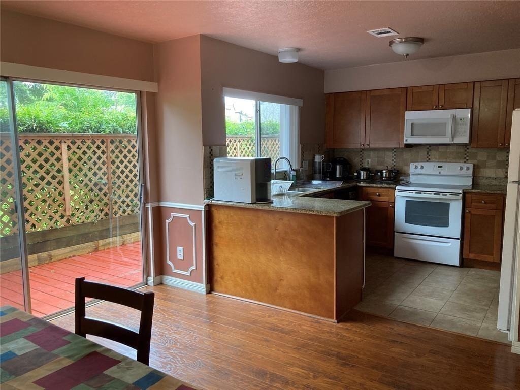 1839 Sherwood Forest Street - Photo 9