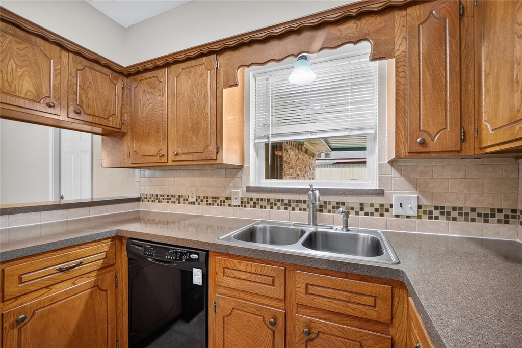 4807 Fairdale Street - Photo 11