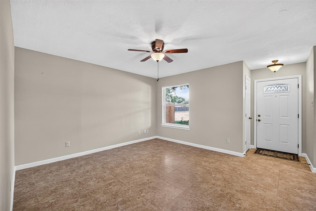 4807 Fairdale Street - Photo 8