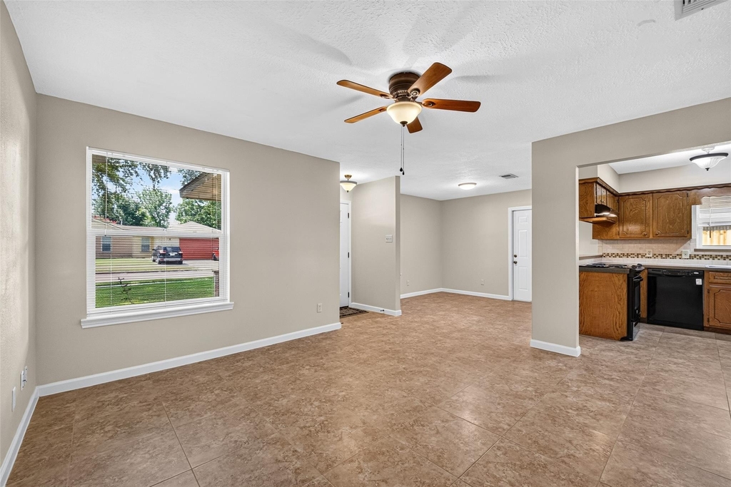 4807 Fairdale Street - Photo 6