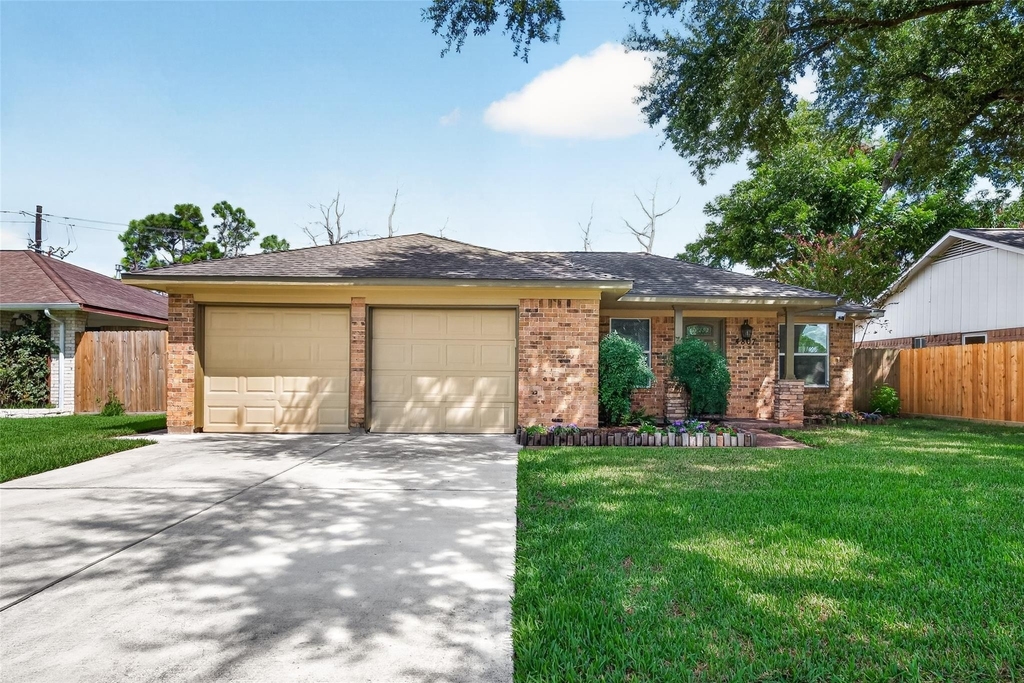 4807 Fairdale Street - Photo 0