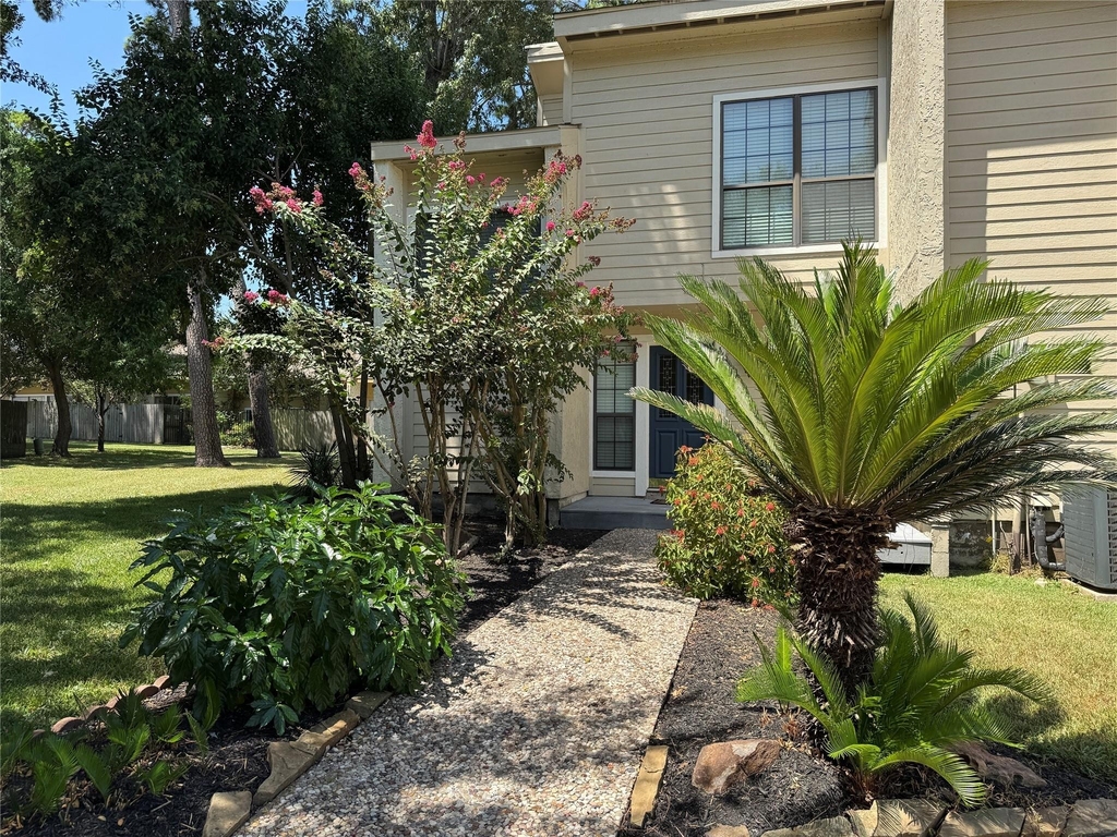 3935 Knollcrest Drive - Photo 0