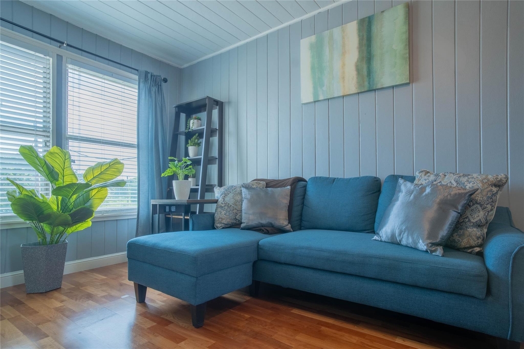 3455 Rosalie Street - Photo 3