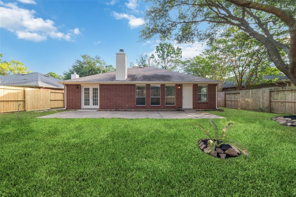 18307 Cobblestone Drive - Photo 3