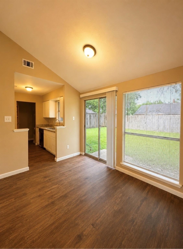 7310 Arista Drive - Photo 2