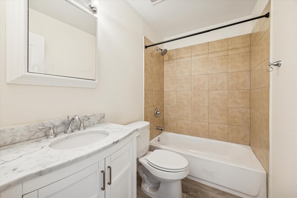 300 Pecore Street - Photo 6