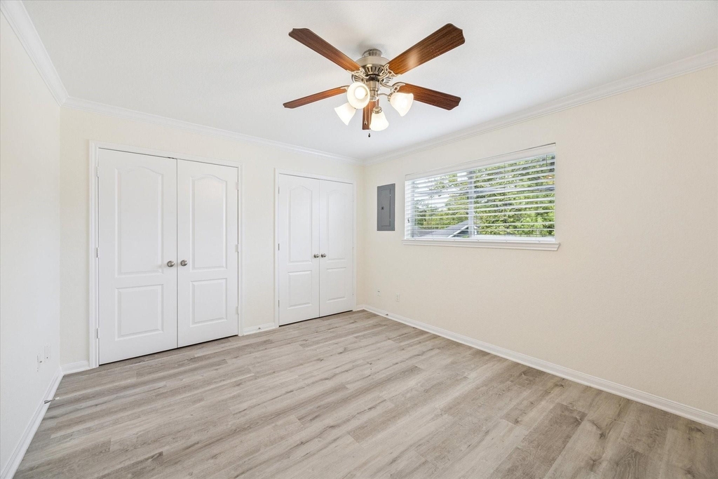 300 Pecore Street - Photo 8