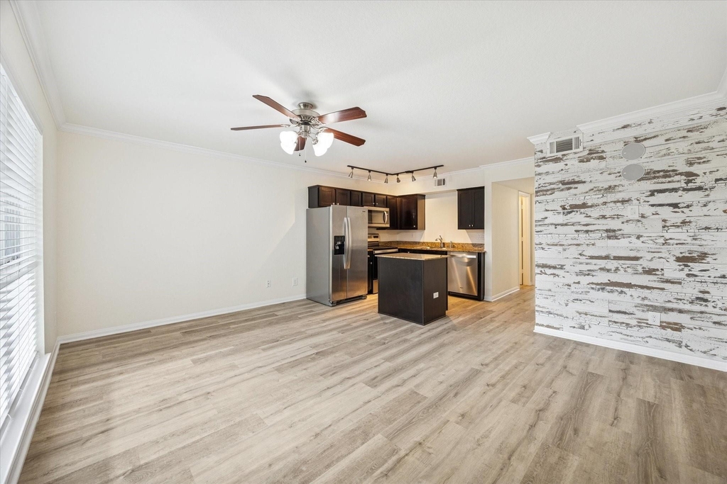 300 Pecore Street - Photo 3