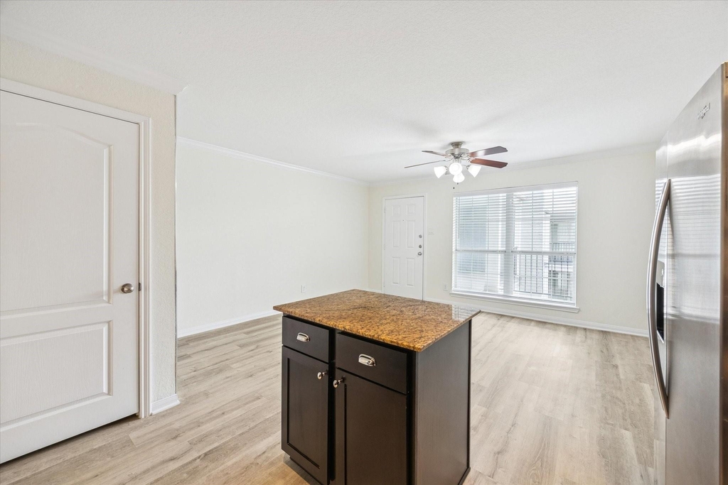 300 Pecore Street - Photo 2