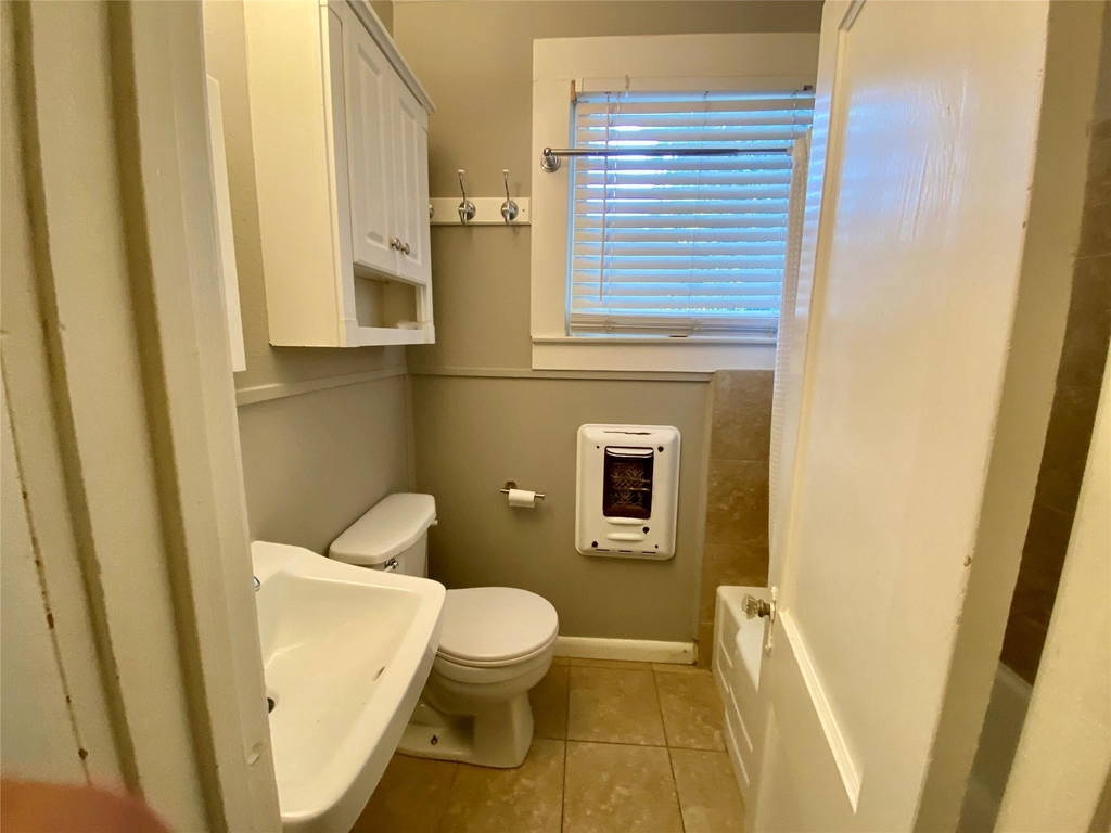 1230 Ashland Street - Photo 9