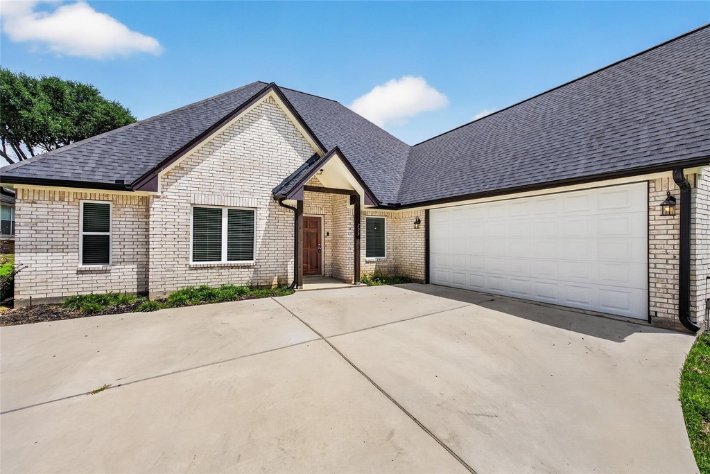 229 Blue Hill Drive - Photo 3