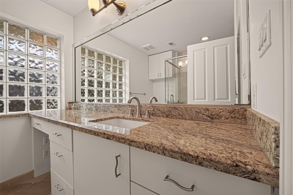 5232 Piping Rock Ln Lane - Photo 18