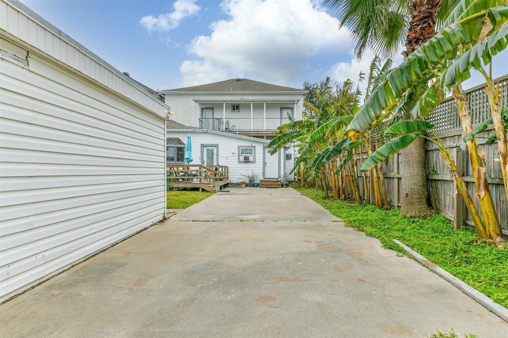1820 Market Street - Photo 1