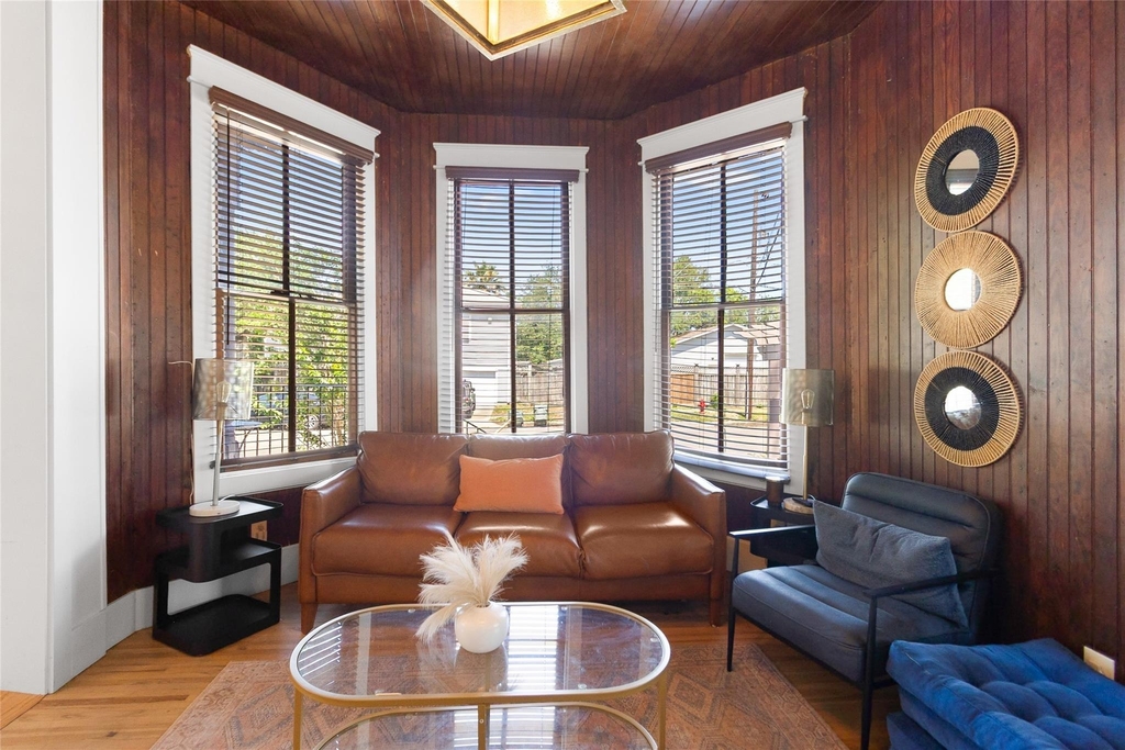 1311 37th Street - Photo 5
