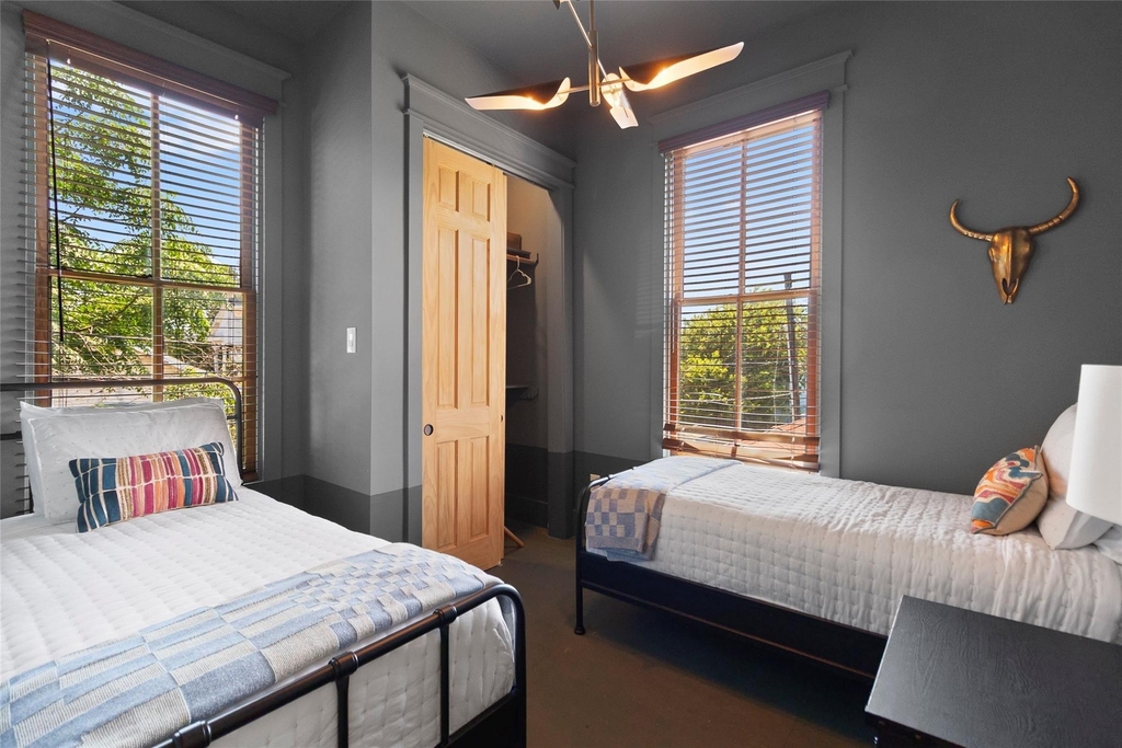 1311 37th Street - Photo 19