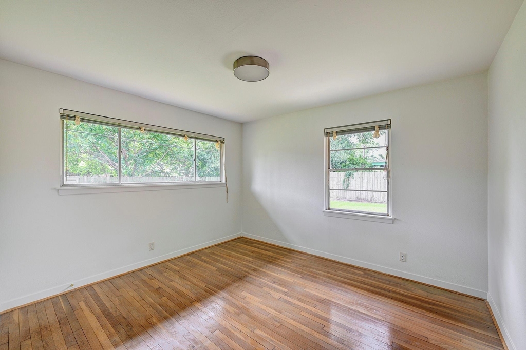 9771 Westview Drive - Photo 13