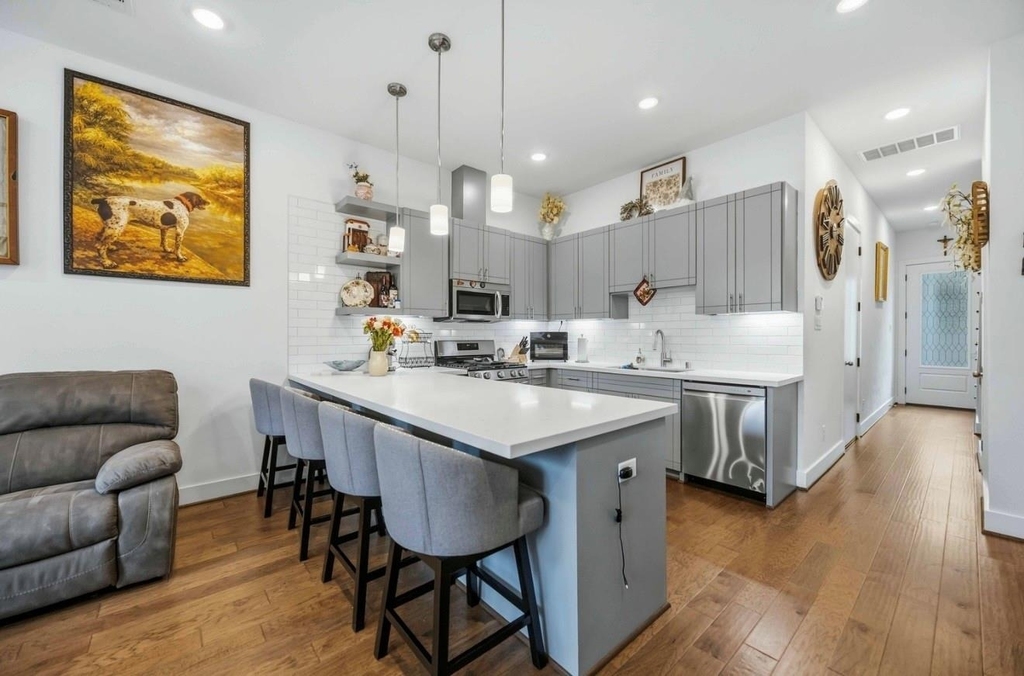 8960 Zurcher Ln - Photo 5