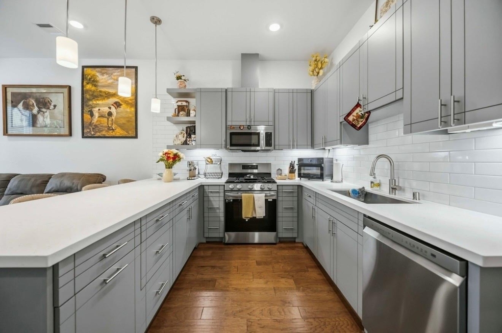 8960 Zurcher Ln - Photo 4