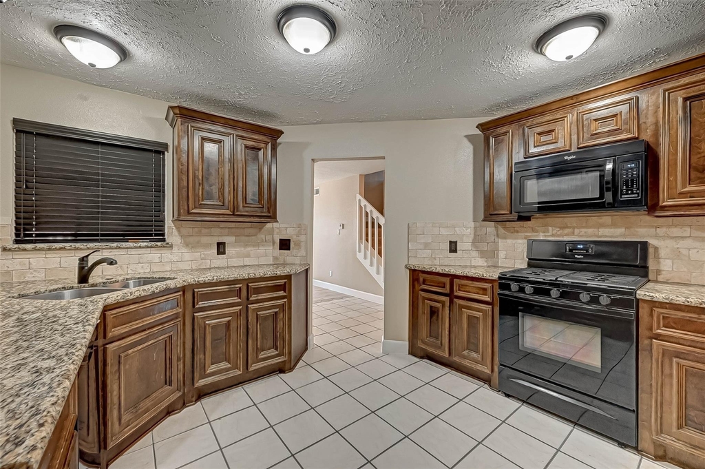 3510 Greenwood Dr Drive - Photo 8