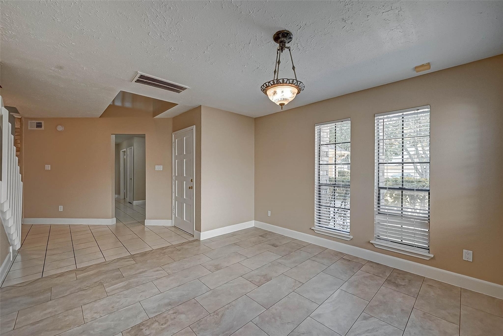 3510 Greenwood Dr Drive - Photo 4