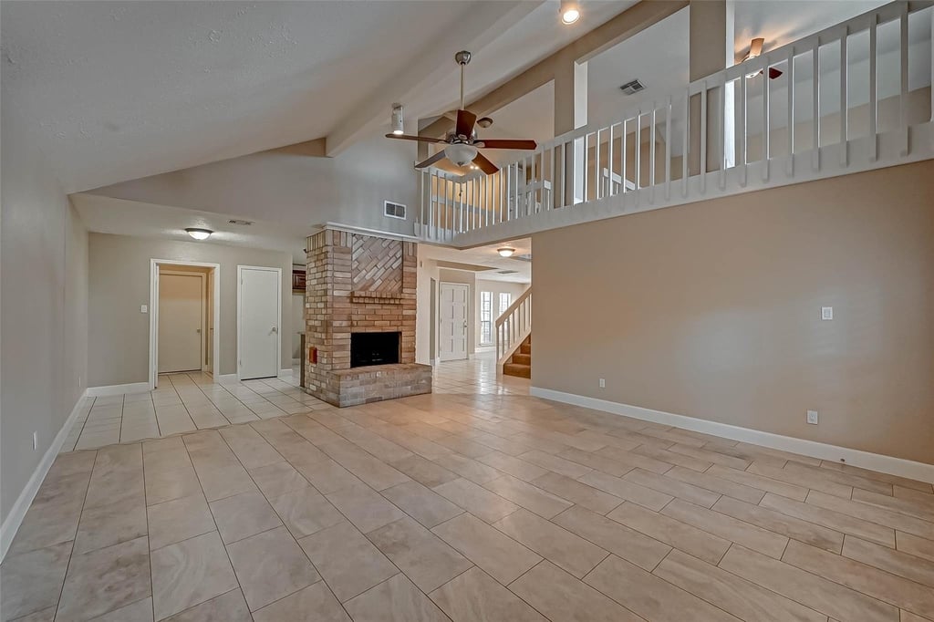 3510 Greenwood Dr Drive - Photo 2