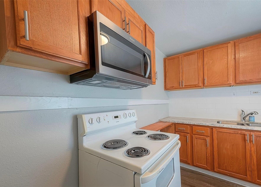 1511 Scharpe Street - Photo 4