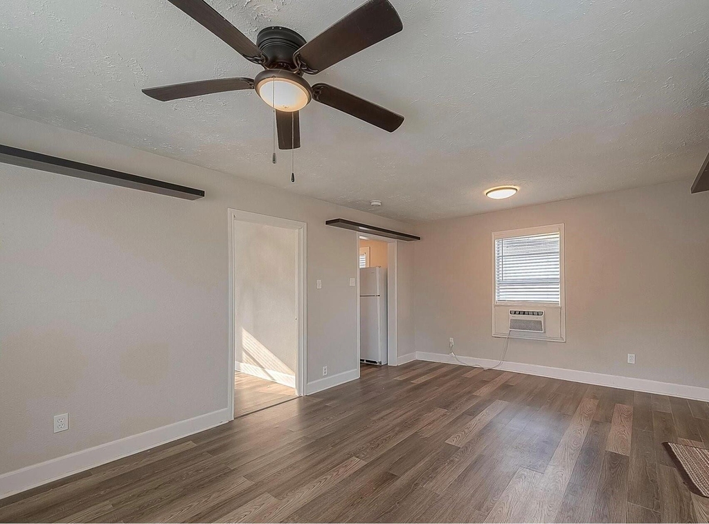 1511 Scharpe Street - Photo 0