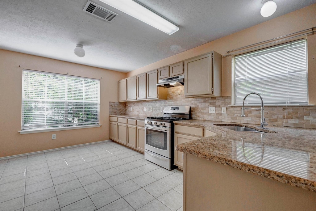 11956 Braes Park Drive - Photo 6