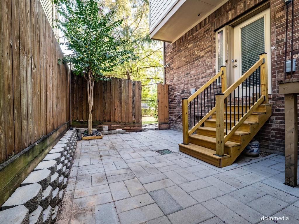 1611 W 23rd Street - Photo 1