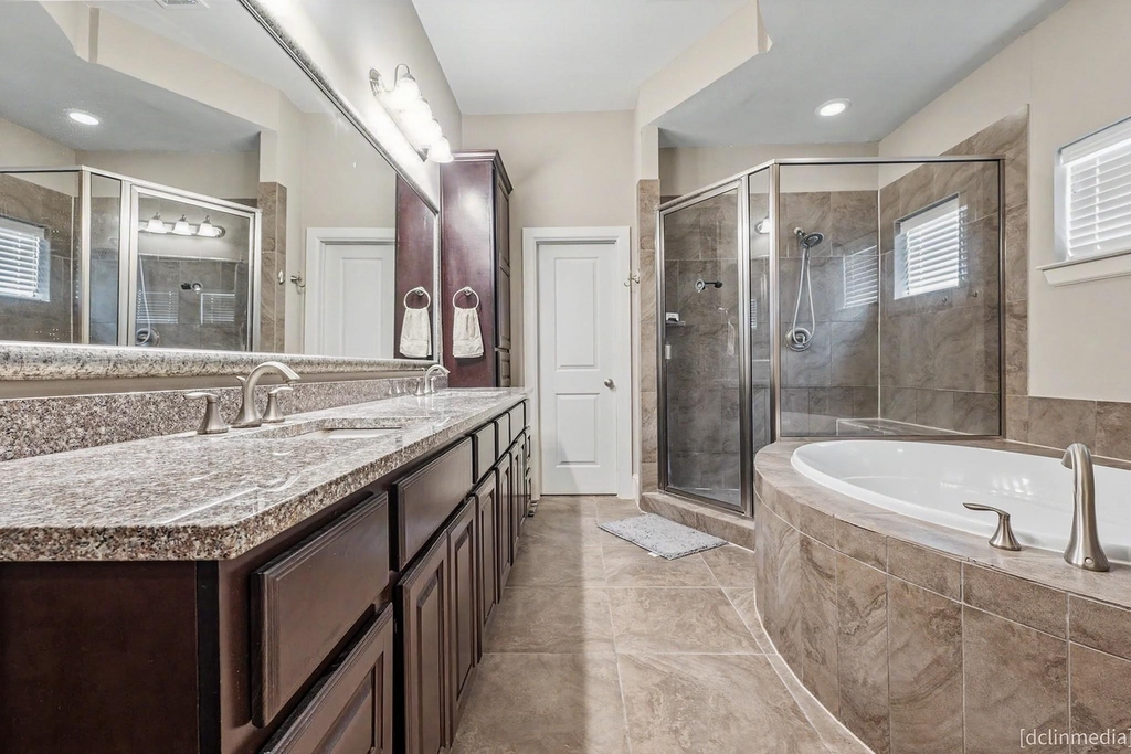1611 W 23rd Street - Photo 12
