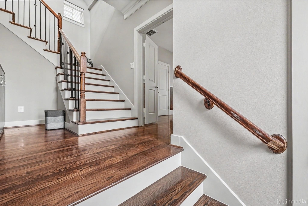 1611 W 23rd Street - Photo 4