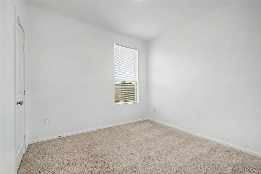 511 Louis Lane - Photo 17